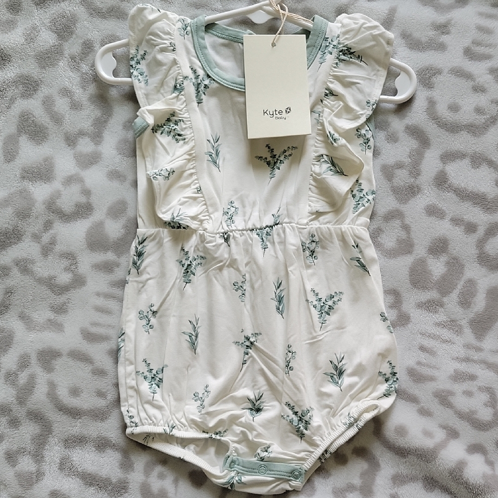 Kyte BABY White and Green Floral Romper